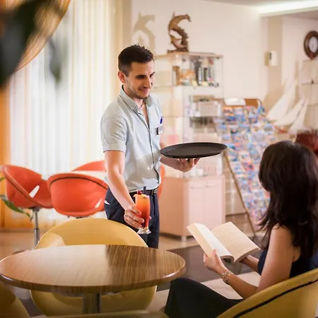 Szálloda Plamena Palace Primorszko