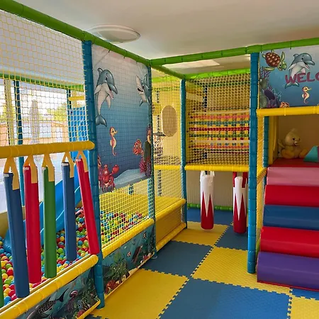 Хотел пламена палас 4*